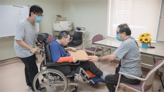 PHASE Scientific Donates 10,000 Rapid Antigen Test Kits to HKCSS to Help Back Care Home Visitation Costs for Low Income Families